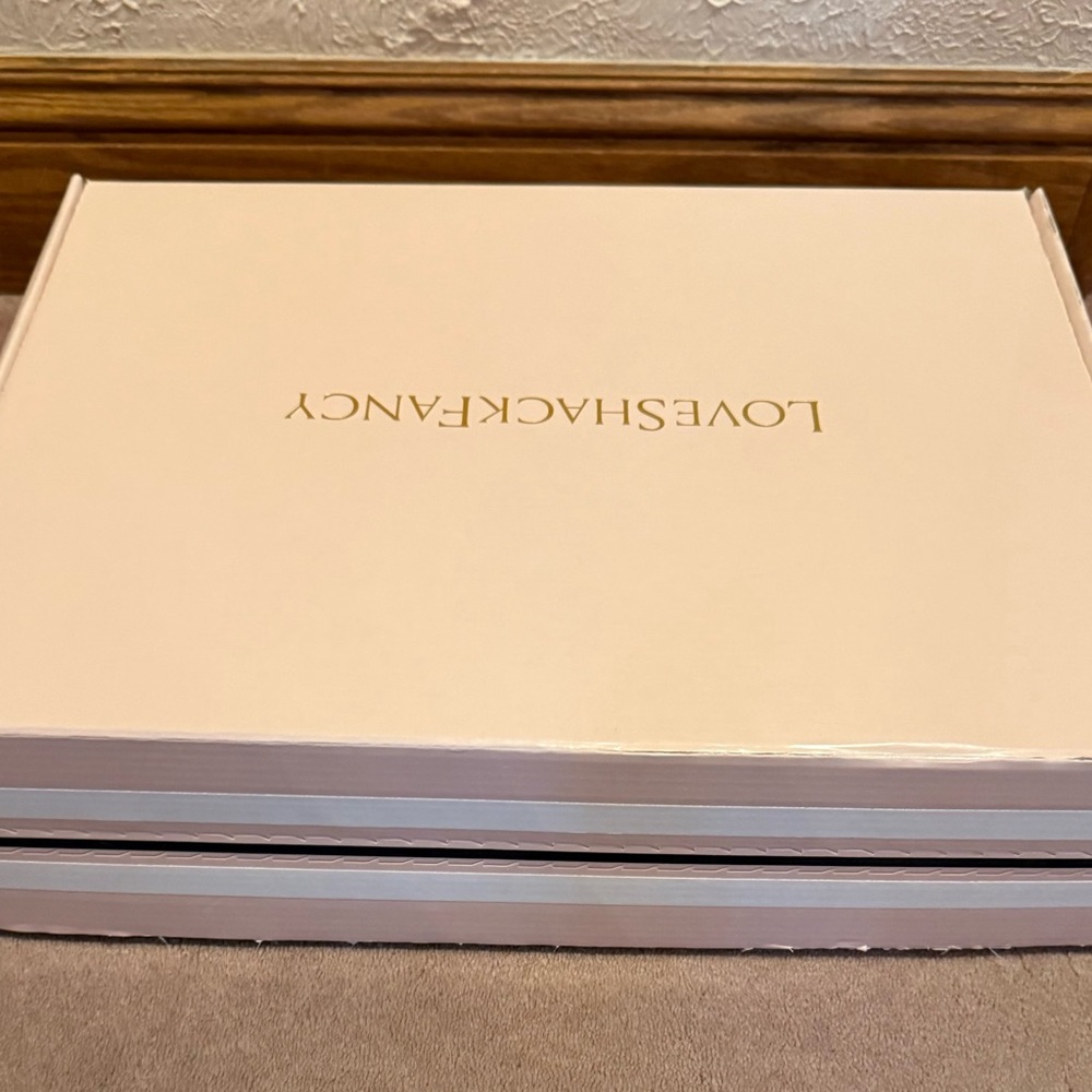 LoveShackFancy empty pink Gift Box - Picture 3 of 8